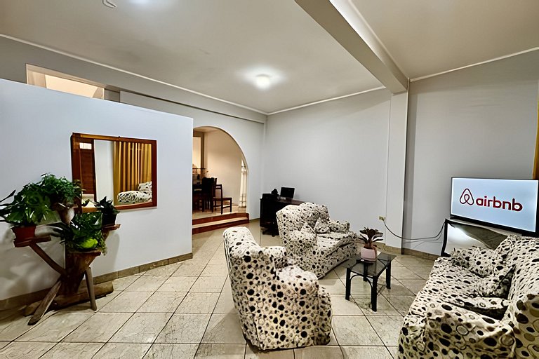 Vive a 5Min del centro 3HAB con A/C Cochera Privad