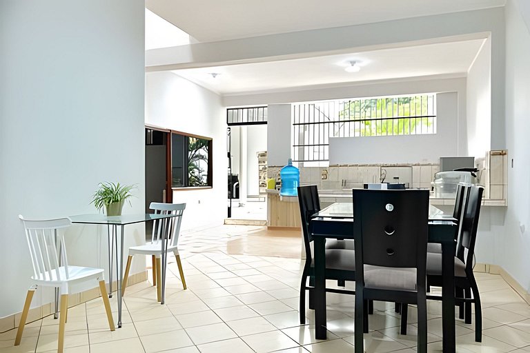 Vive a 5Min del centro 3HAB con A/C Cochera Privad