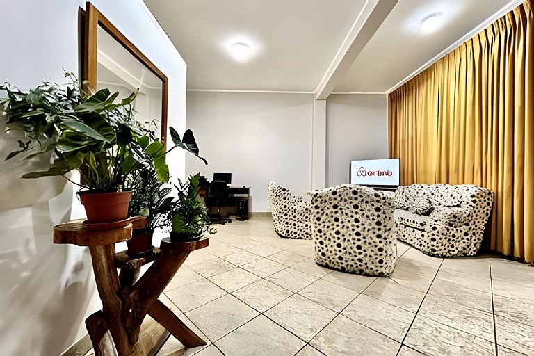 Vive a 5Min del centro 3HAB con A/C Cochera Privad