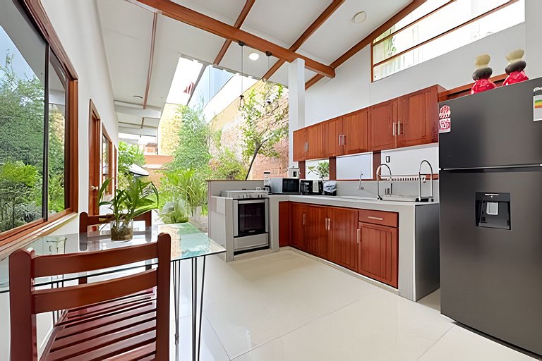 Casa a 5min centro 3HAB con A/C & Precioso Jardín