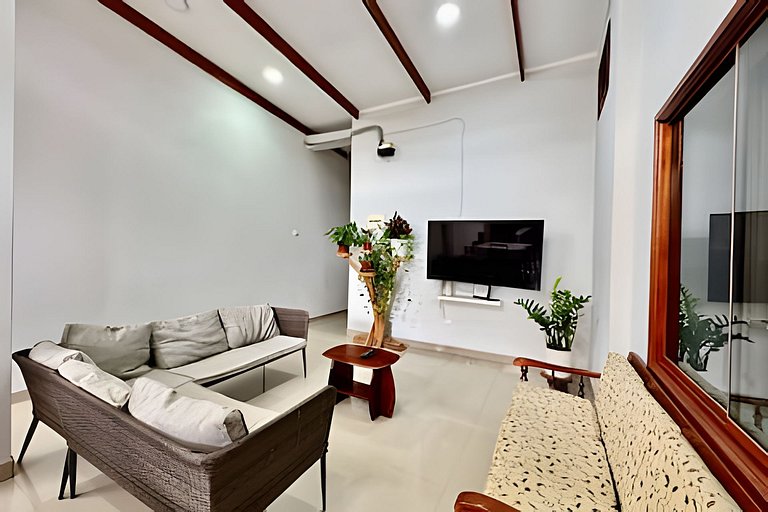 Casa a 5min centro 3HAB con A/C & Precioso Jardín
