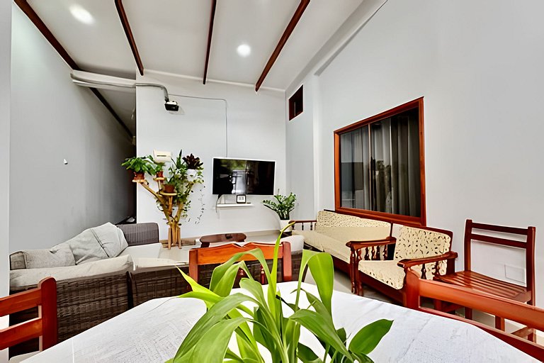Casa a 5min centro 3HAB con A/C & Precioso Jardín