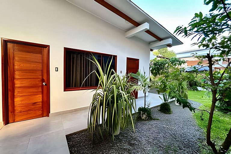 Casa a 5min centro 3HAB con A/C & Precioso Jardín
