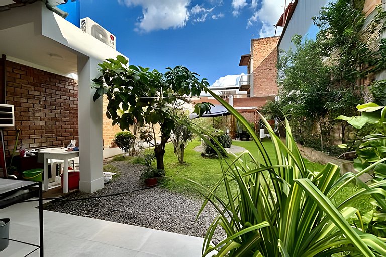 Casa a 5min centro 3HAB con A/C & Precioso Jardín