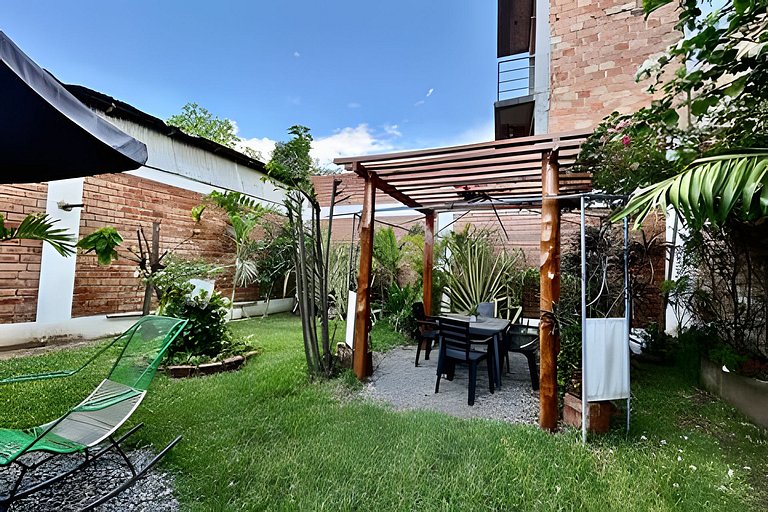 Casa a 5min centro 3HAB con A/C & Precioso Jardín