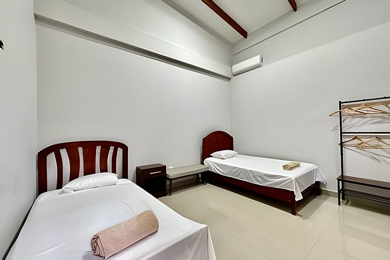 Casa a 5min centro 3HAB con A/C & Precioso Jardín