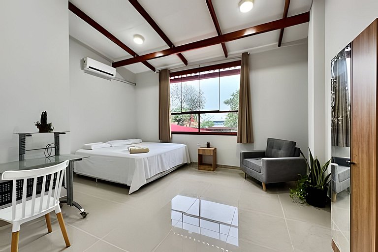 Vive a 5min centro 2HAB con A/C Moderno y Amplio