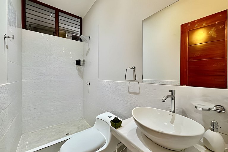 Vive a 5min centro 2HAB con A/C Moderno y Amplio