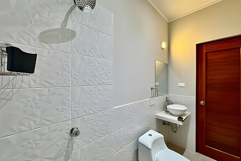 Vive a 5min centro 2HAB con A/C Moderno y Amplio