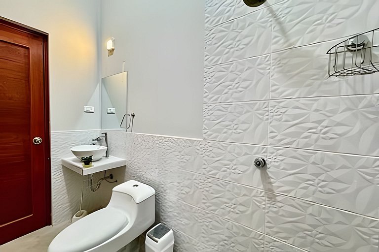 Vive a 5min centro 2HAB con A/C Moderno y Amplio