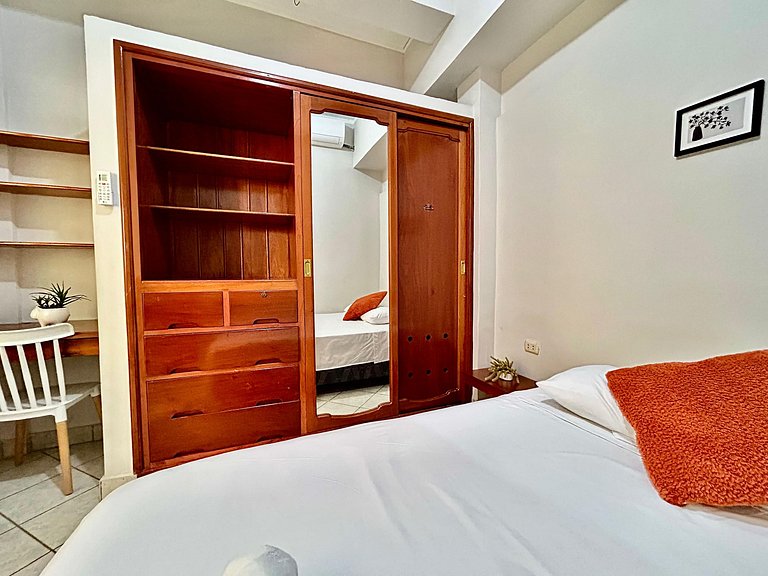 Vive a 5Min del centro 3HAB con A/C Cochera Privad