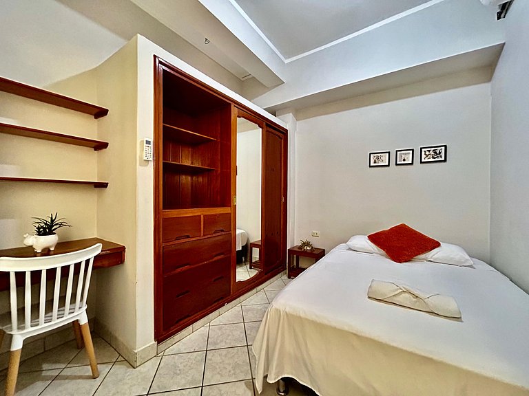 Vive a 5Min del centro 3HAB con A/C Cochera Privad