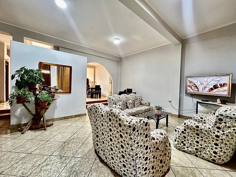 Vive a 5Min del centro 3HAB con A/C Cochera Privad