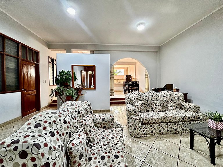Vive a 5Min del centro 3HAB con A/C Cochera Privad