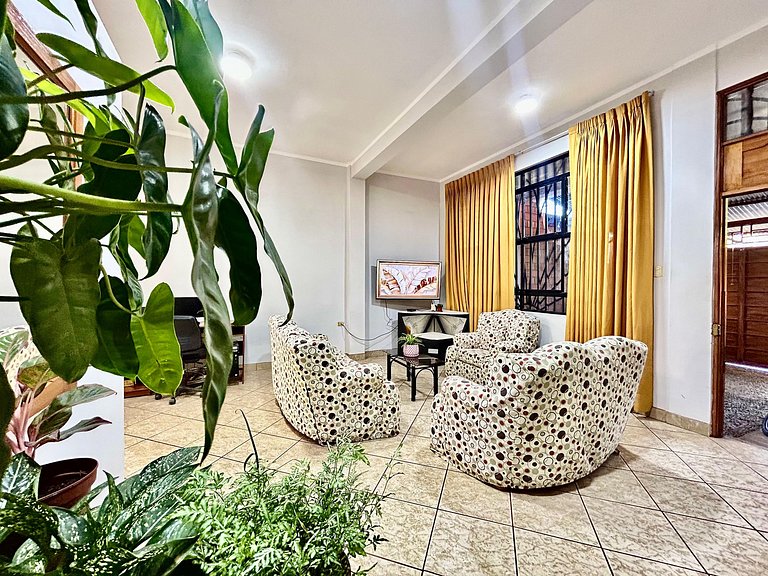 Vive a 5Min del centro 3HAB con A/C Cochera Privad