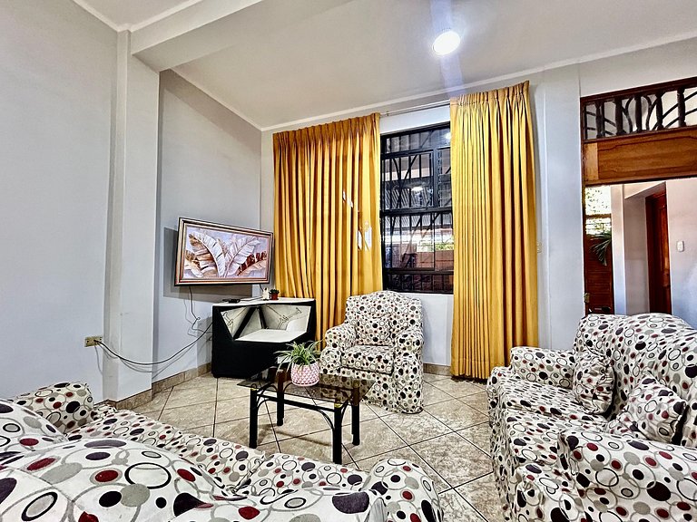 Vive a 5Min del centro 3HAB con A/C Cochera Privad