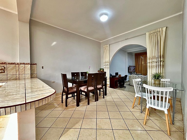 Vive a 5Min del centro 3HAB con A/C Cochera Privad