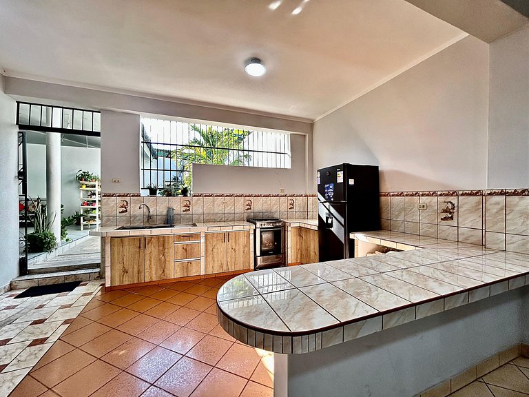 Vive a 5Min del centro 3HAB con A/C Cochera Privad