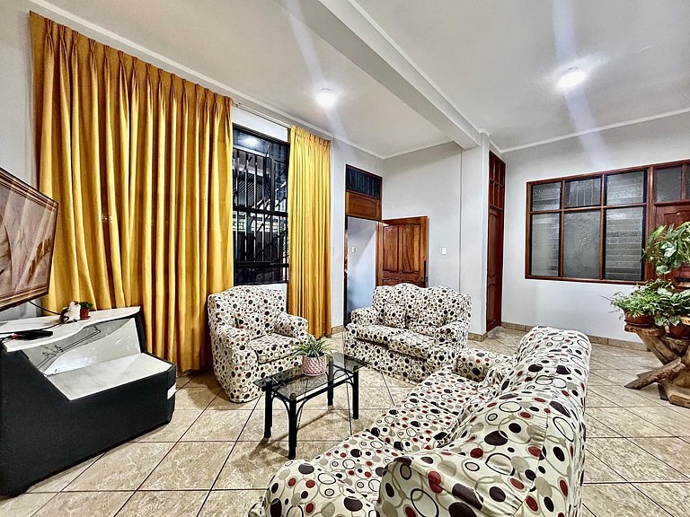Vive a 5Min del centro 3HAB con A/C Cochera Privad