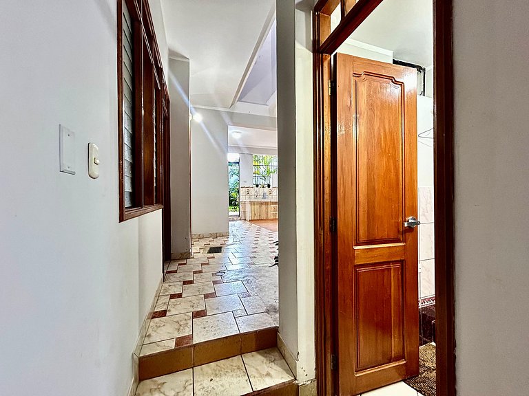 Vive a 5Min del centro 3HAB con A/C Cochera Privad